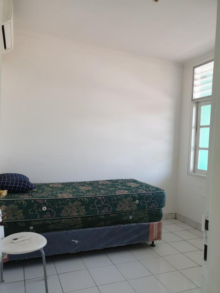 Rumah Kost Dijual Semi Furnished di Cluster Meadow Green Lippo Cikarang